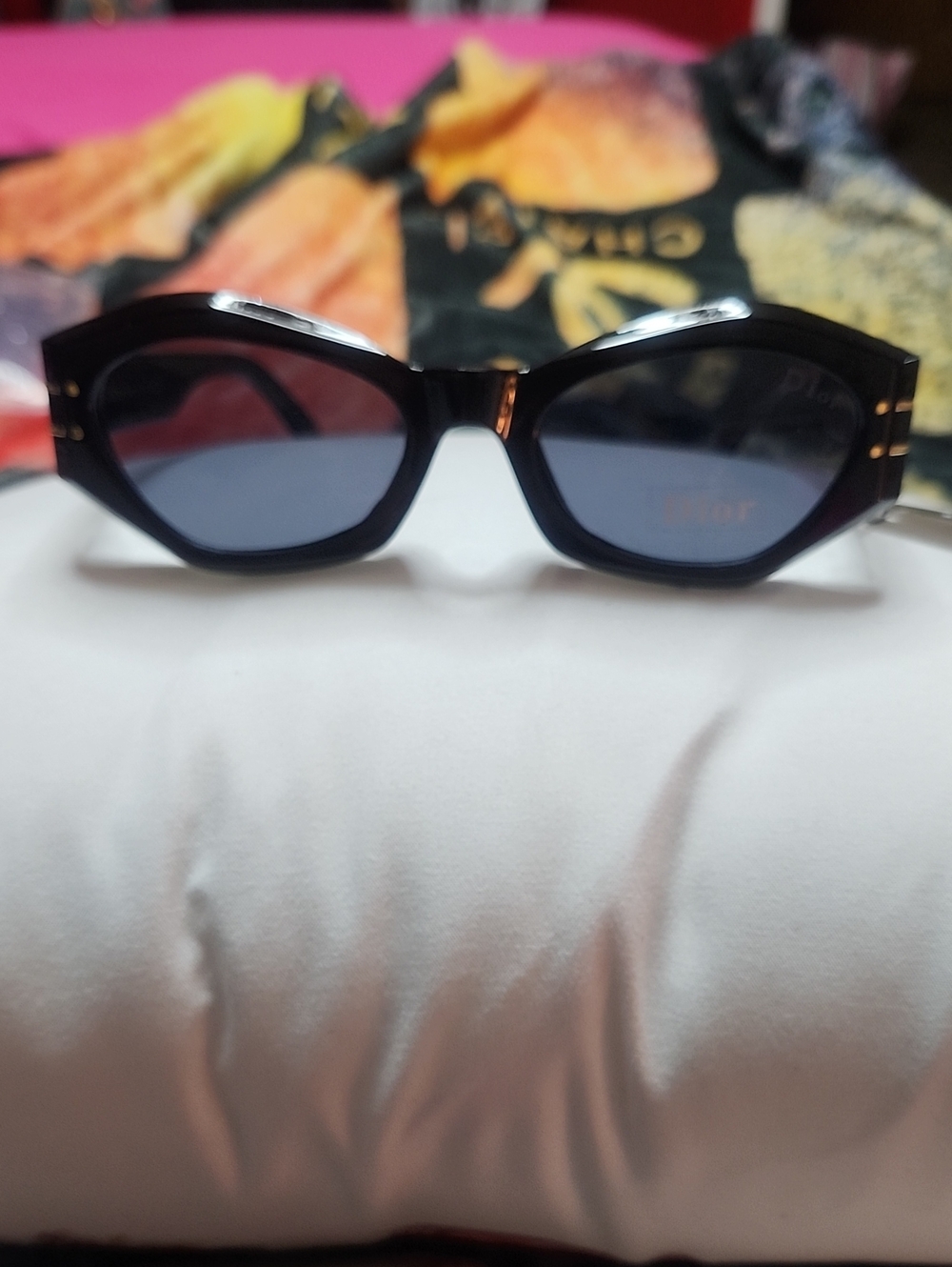 Black Women's Fashion Sunglasses - Classic Cat-Eye Style